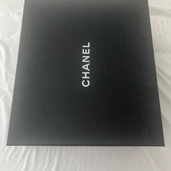 Authentic Chanel Logo Slides Size 38 Gently Used True to Size - Picture 7 of 7